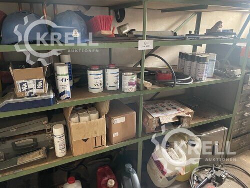 Posten Metallregal mit Inhalt (Verbrauchsmaterial)