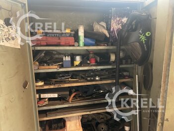 Stahlblechschrank mit Inhalt