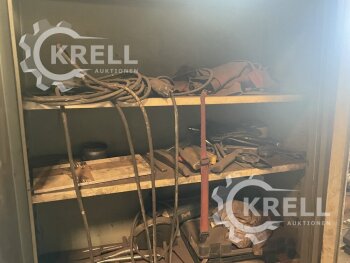 Stahlblechschrank mit Inhalt
